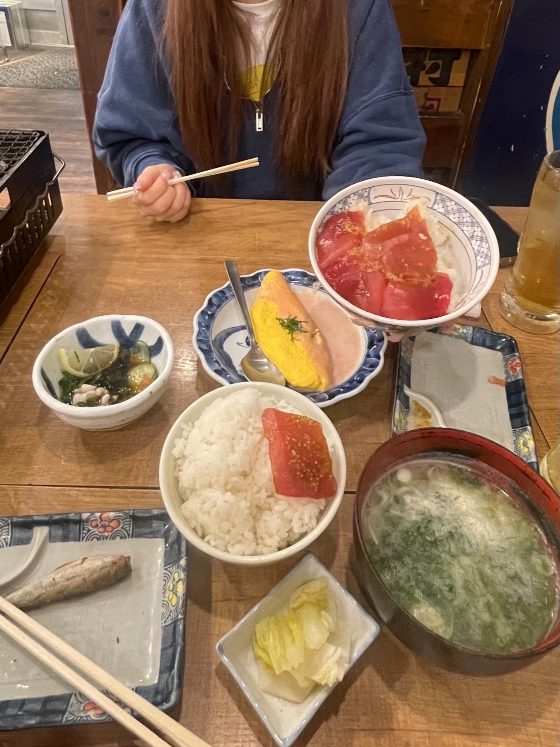 春物を二枚重ねたなら冬物さ